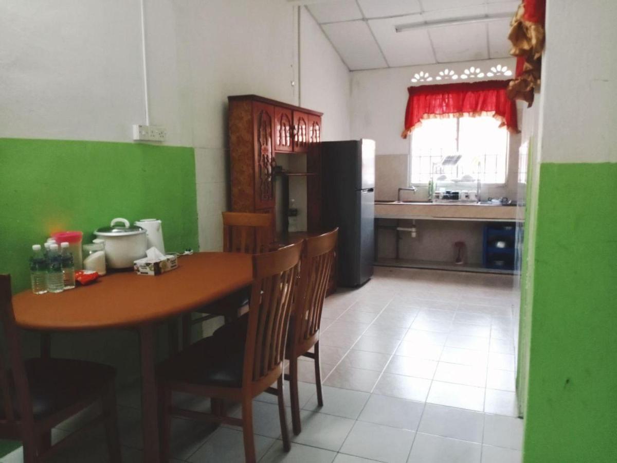 Homestay Ummi Razzin Kuala Kangsar Luaran gambar